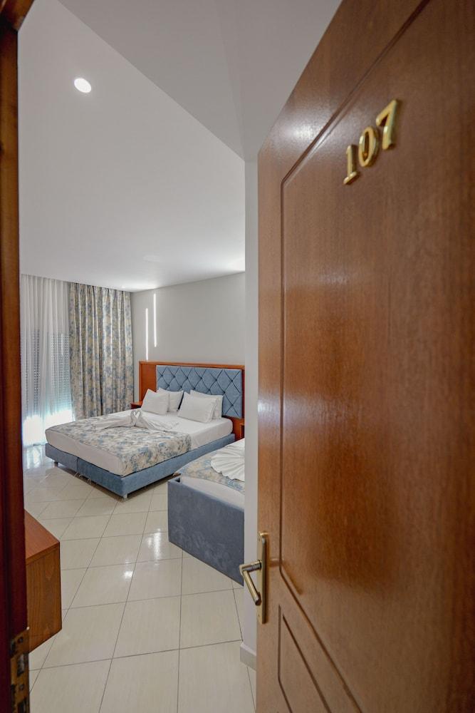 Divo Palace Hotel