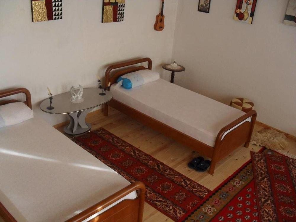Rooms Emiliano