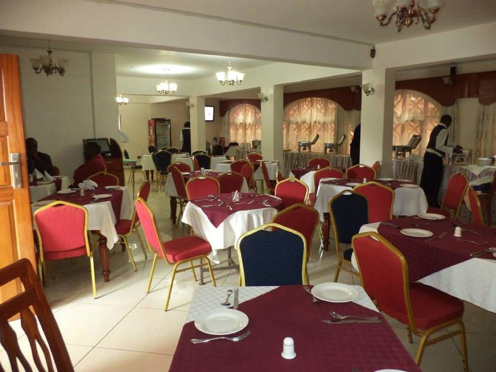 Skynest County Hotel