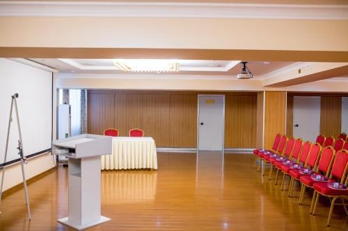 Shymkent Hotel