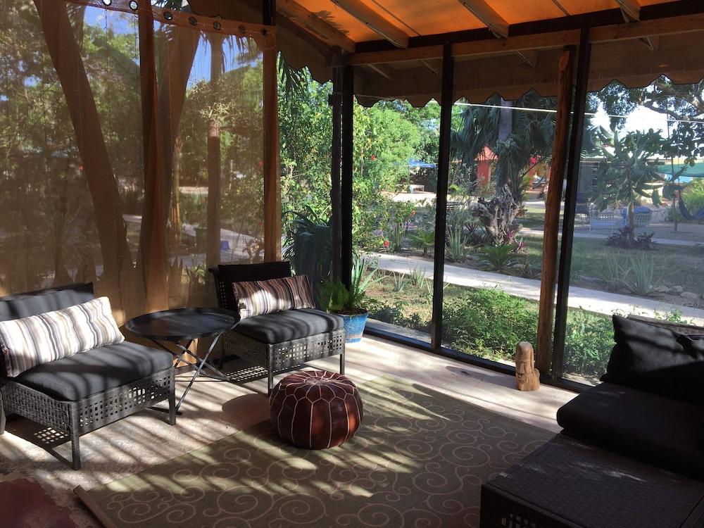 Katamah Beachfront Guesthouse