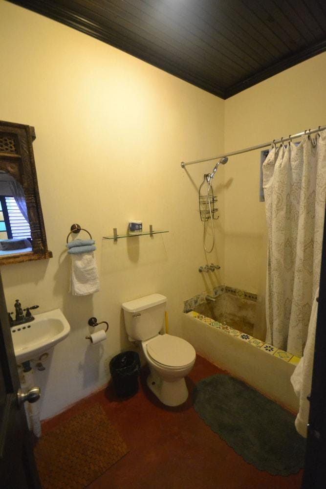 Katamah Beachfront Guesthouse