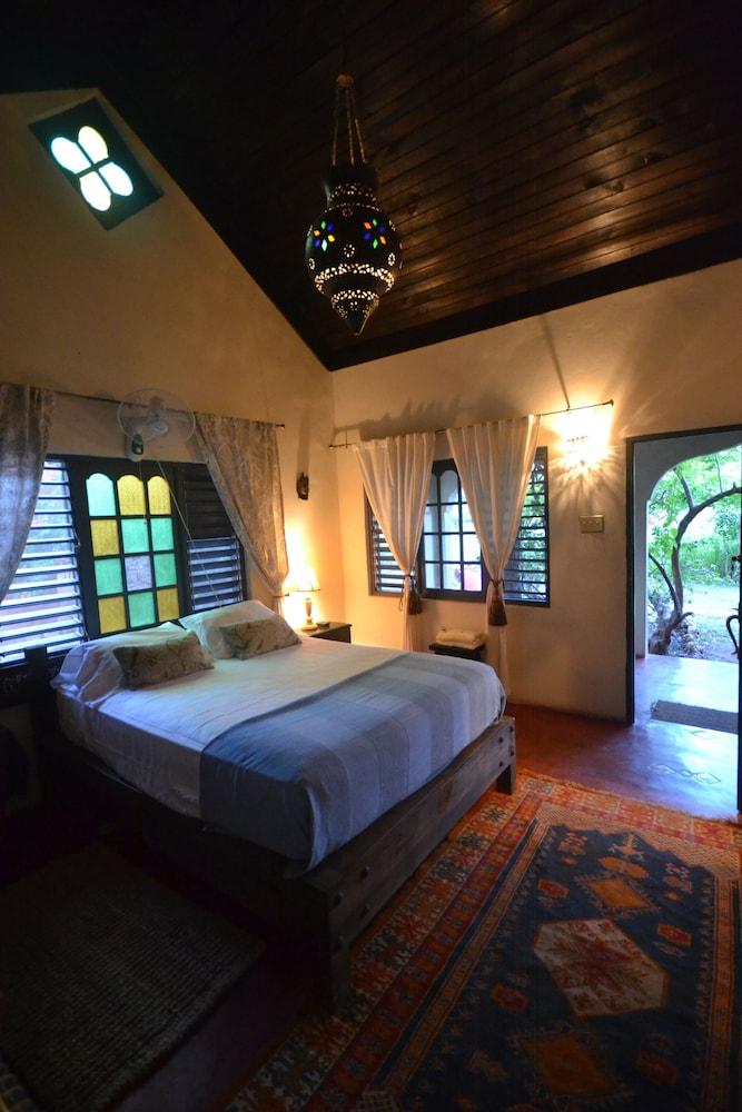 Katamah Beachfront Guesthouse