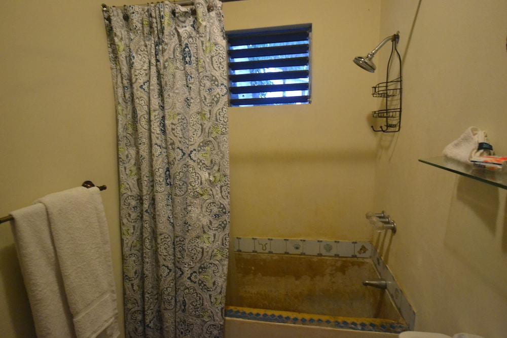 Katamah Beachfront Guesthouse