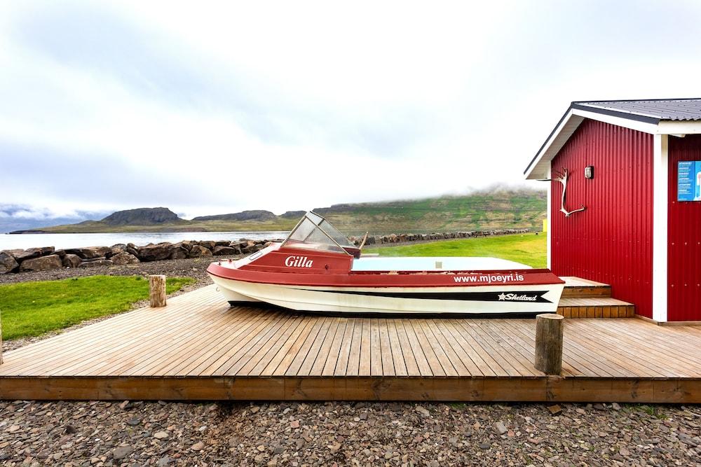 Mjóeyri Travel Holiday Homes