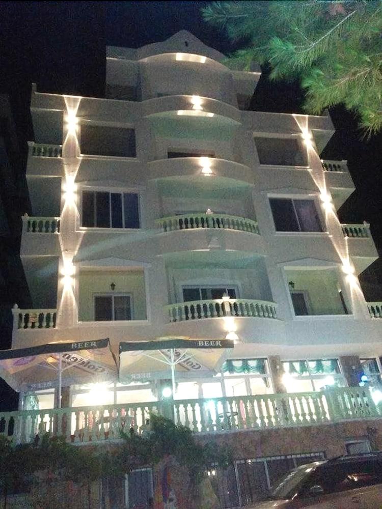 Kalemi's Beach and Hotel