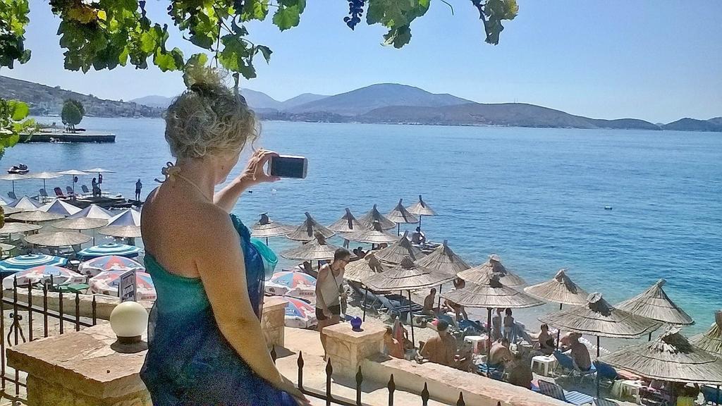 Kalemi's Beach and Hotel