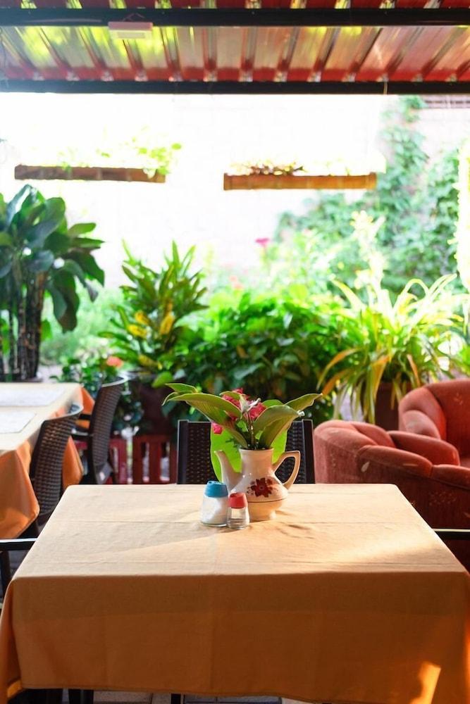 Hostal Tongo Reef