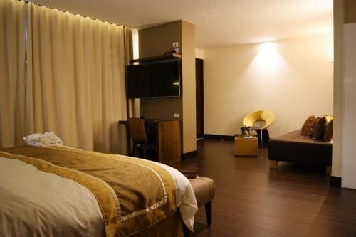 Romar Royal Hotel