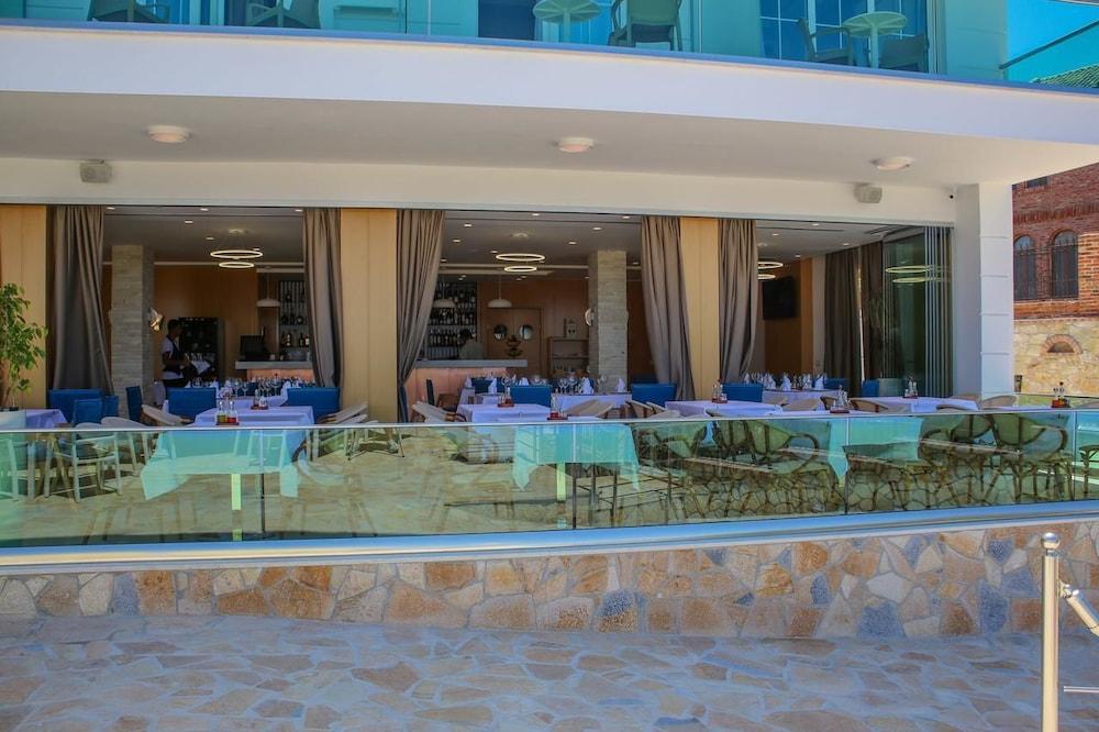 Hotel Luxury