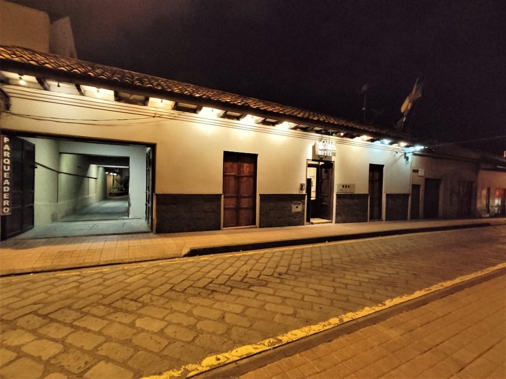 Hostal Calle Angosta