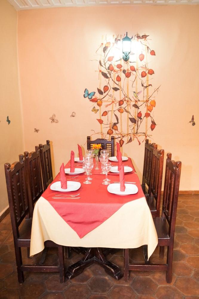 Hostal Calle Angosta
