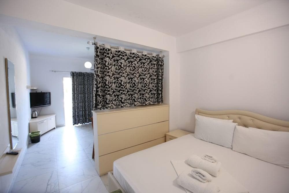 Central Park Hotel Ksamil