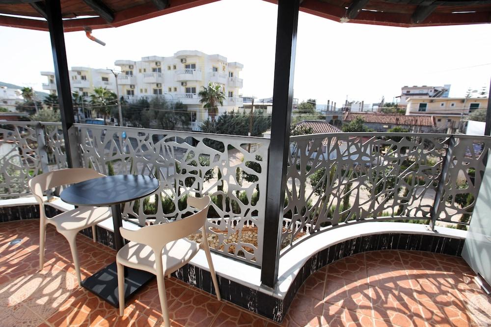 Central Park Hotel Ksamil