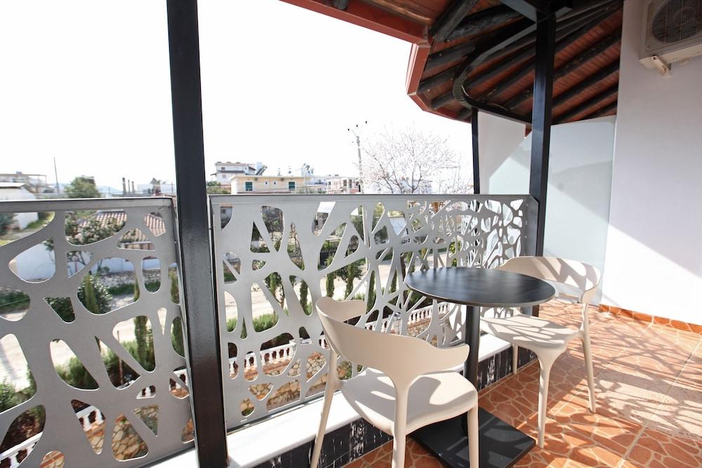 Central Park Hotel Ksamil
