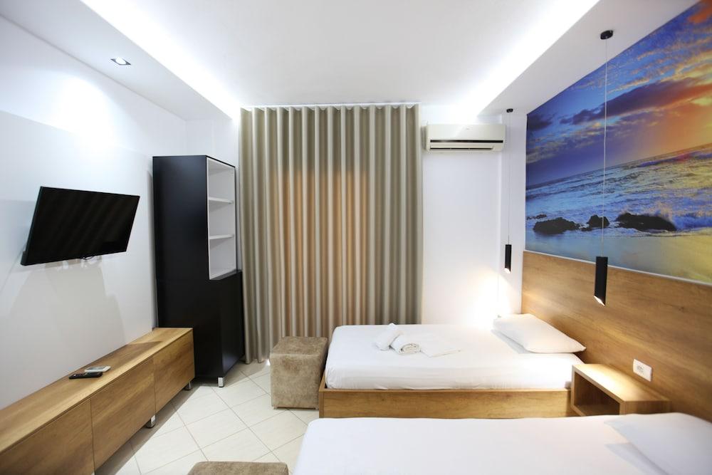 Central Park Hotel Ksamil