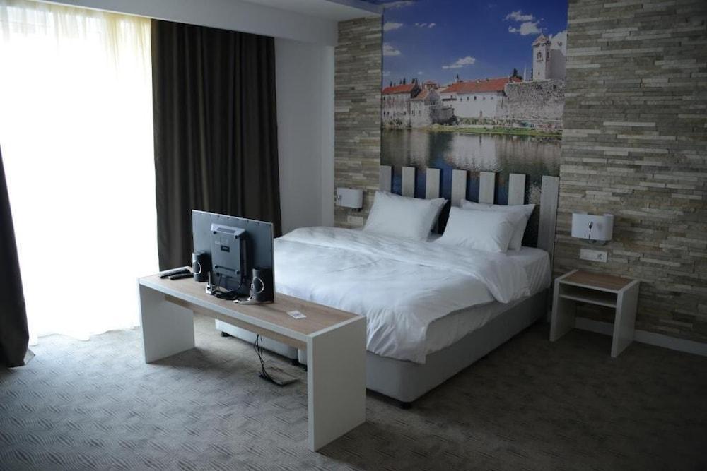 Hotel Nar