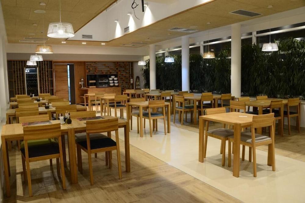Hotel Nar