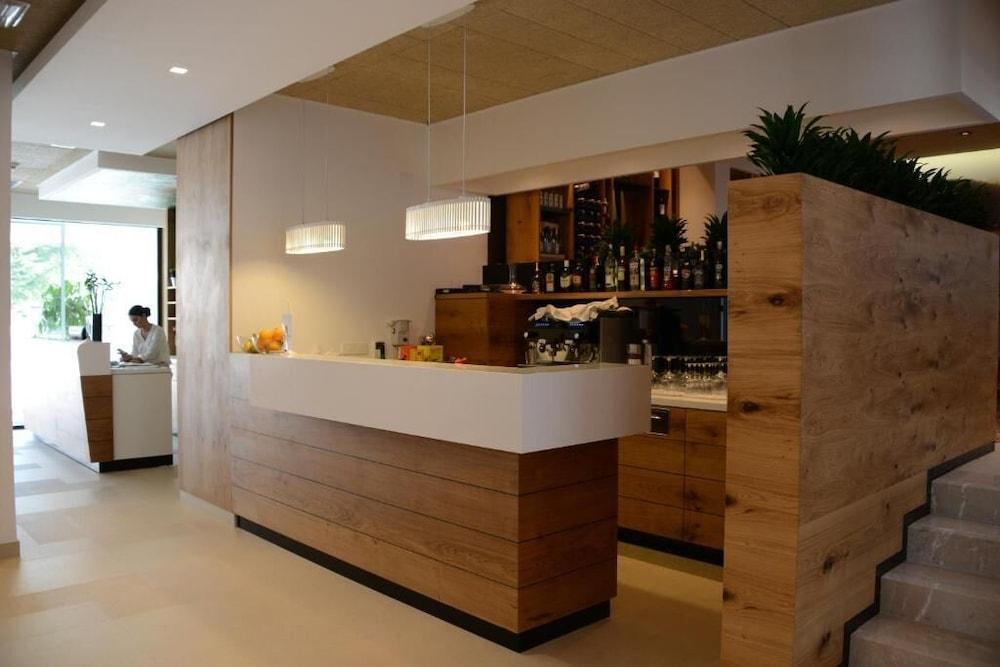 Hotel Nar