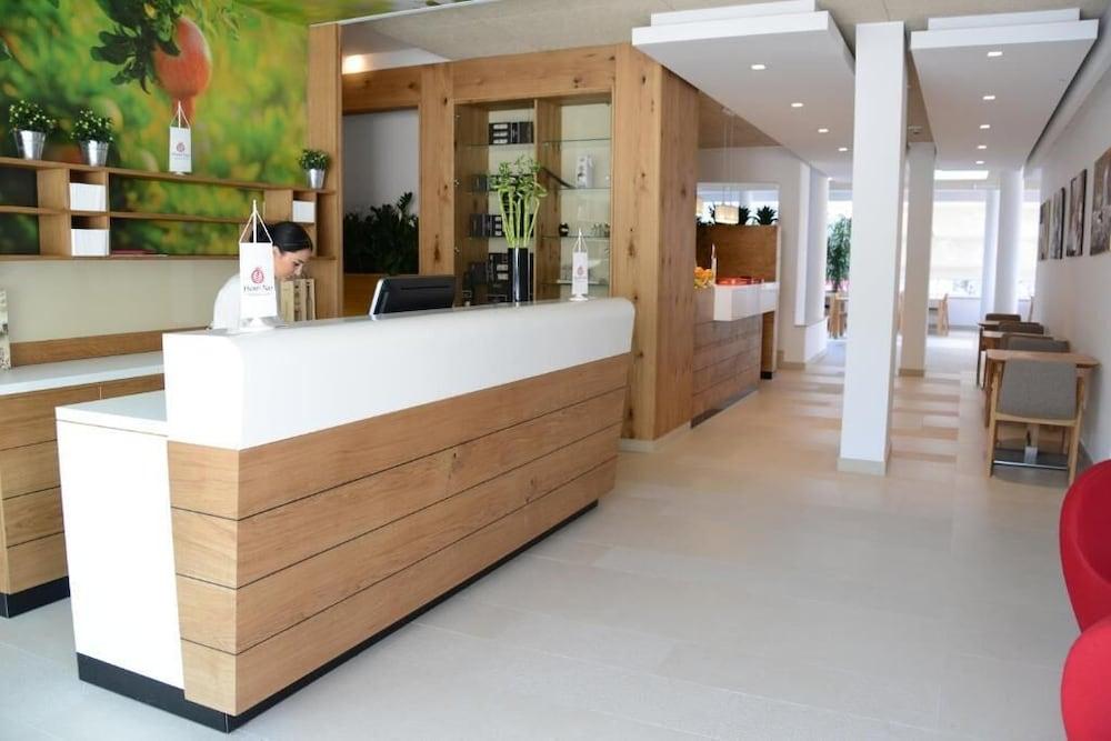 Hotel Nar