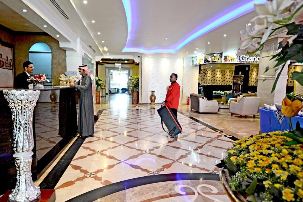 Grndeur East Hotel Suites