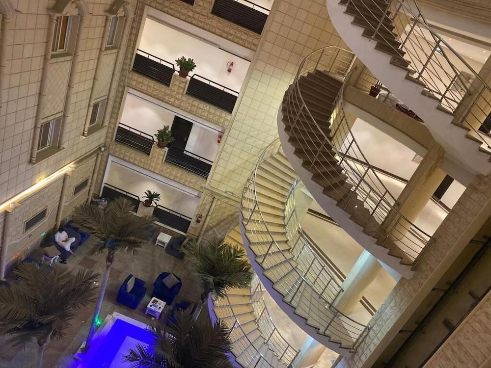 Rawasi Hotel Suites