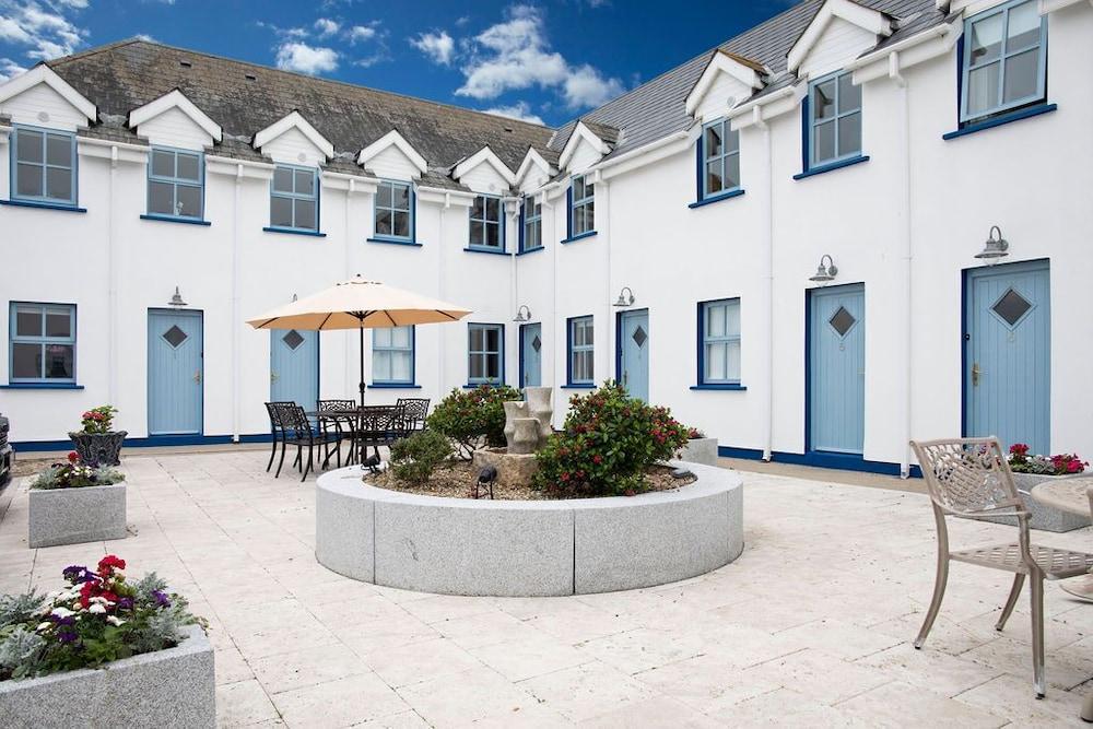 The Wooden House Hotel