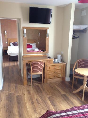 Creighton Hotel