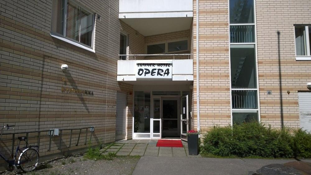 Kesähotelli Opera