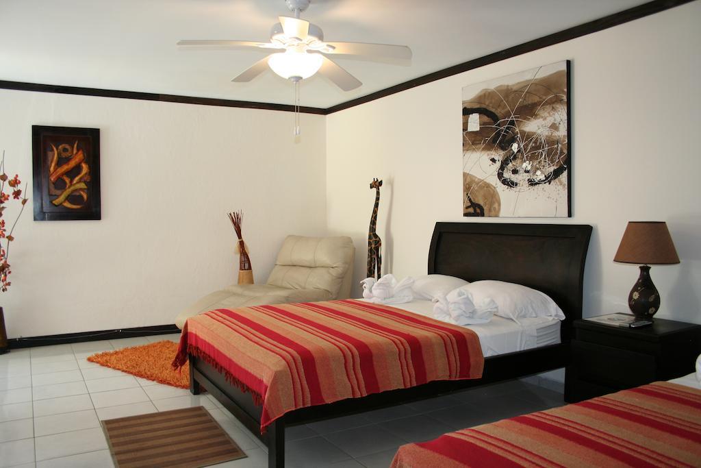 Tuanis Aparthotel