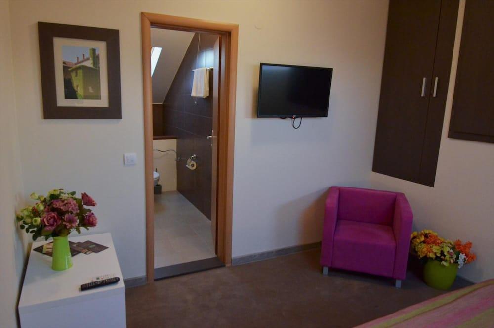 Hotel Ema