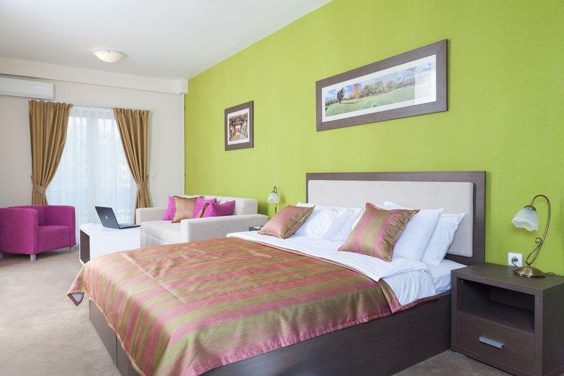 Hotel Ema