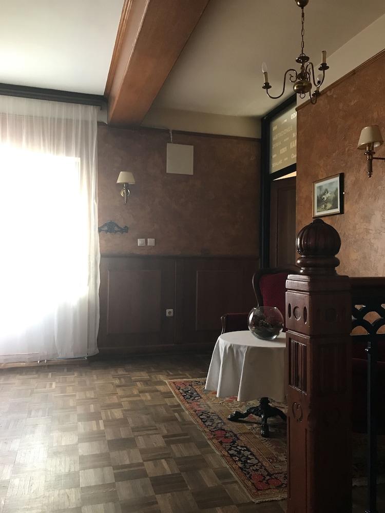 Heartland City Hotel