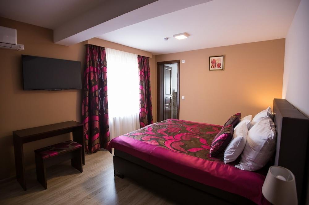 Heartland City Hotel