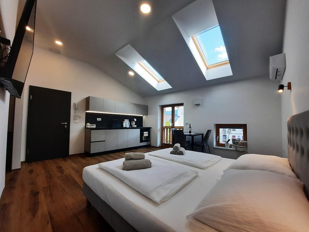 Apartments Hlapi