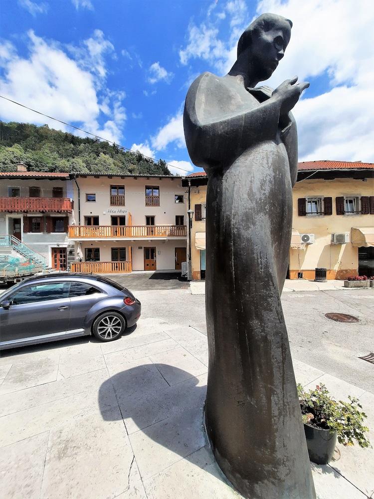 Apartments Hlapi