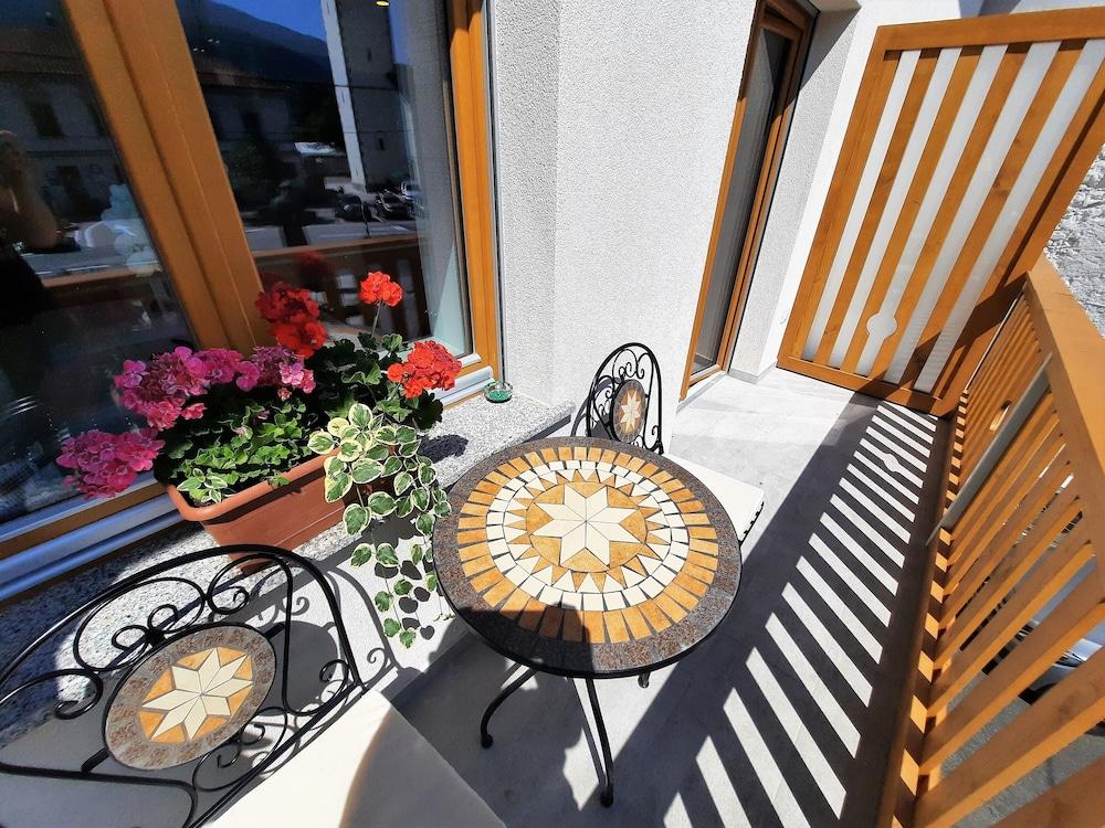 Apartments Hlapi