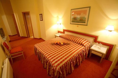 Hotel Dinara