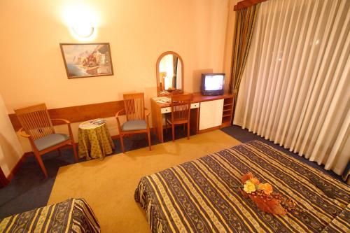 Hotel Dinara