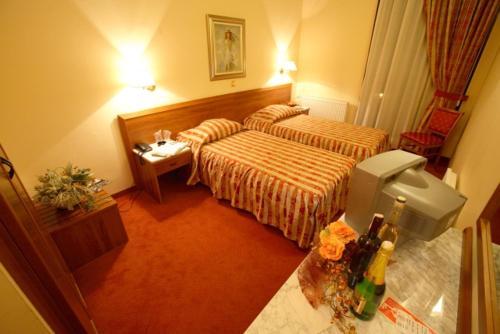 Hotel Dinara