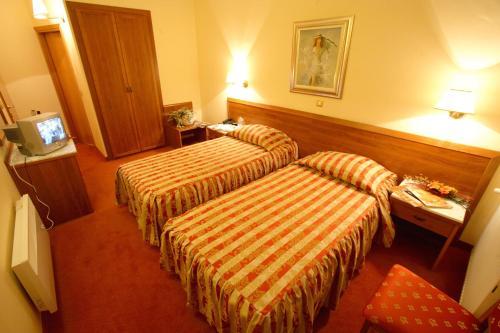 Hotel Dinara