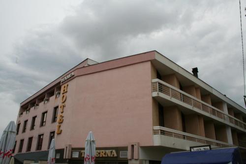 Hotel Dinara