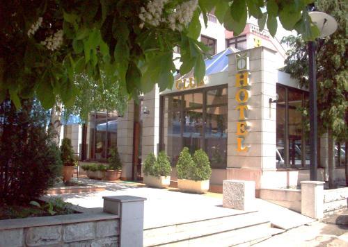Hotel Dinara