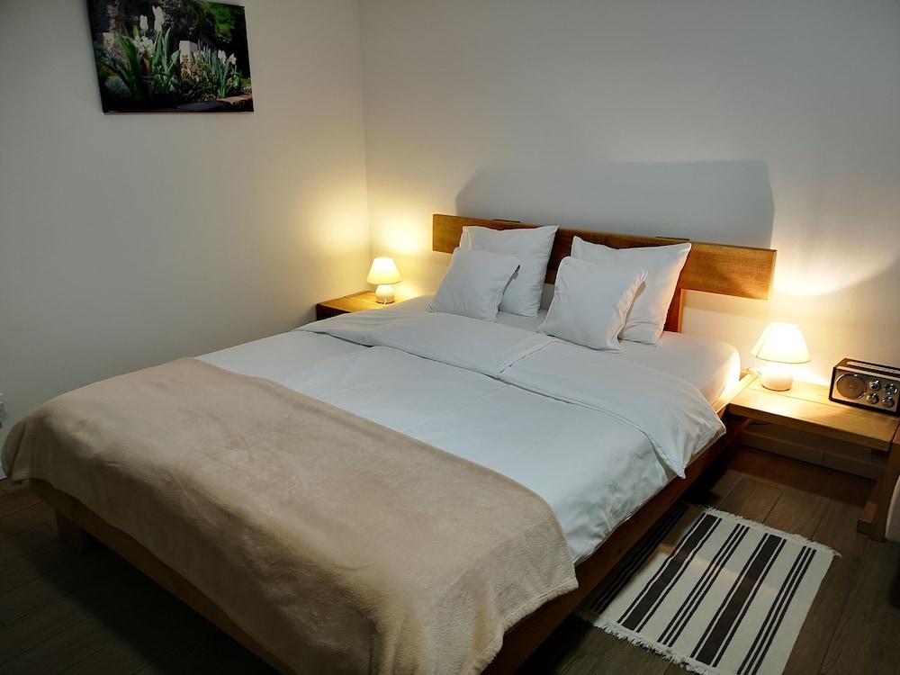 Pr`Fik Apartments