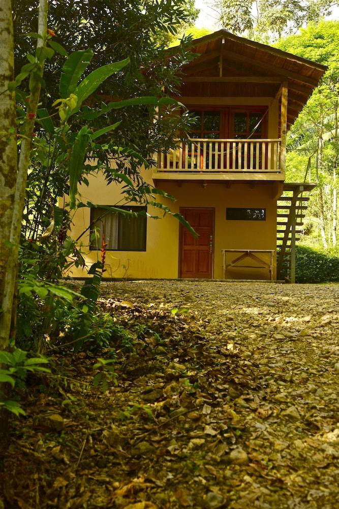 Cabinas Los Laureles