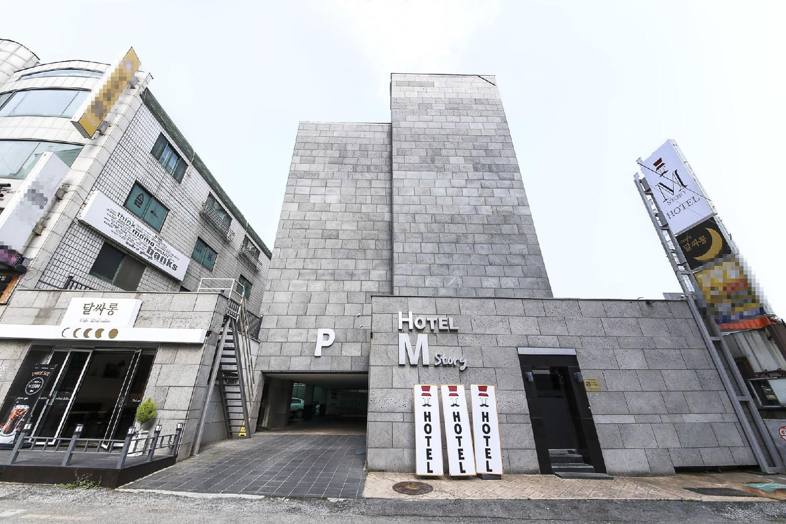 Hotel M Story