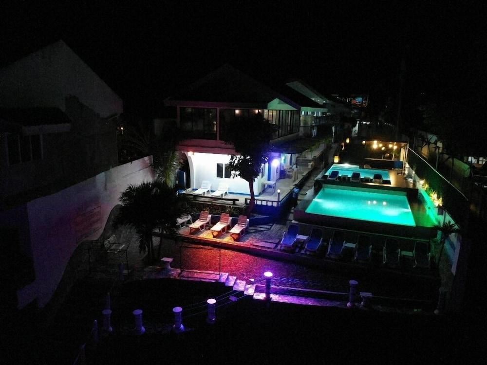 Pescadores Seaview Suites