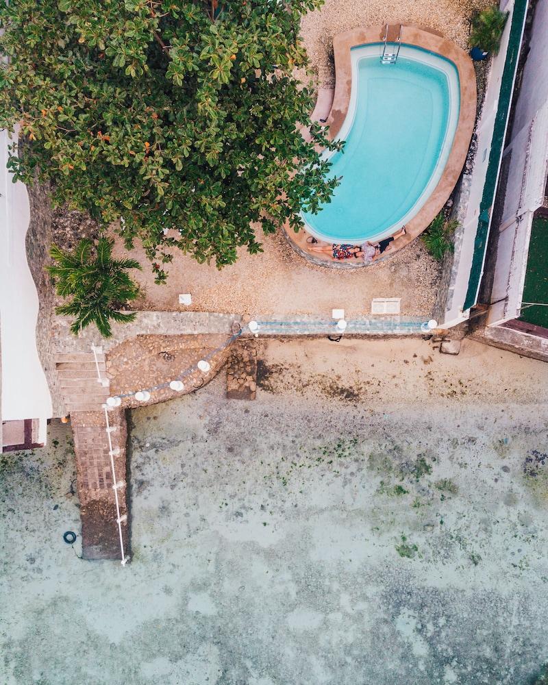 Pescadores Seaview Suites