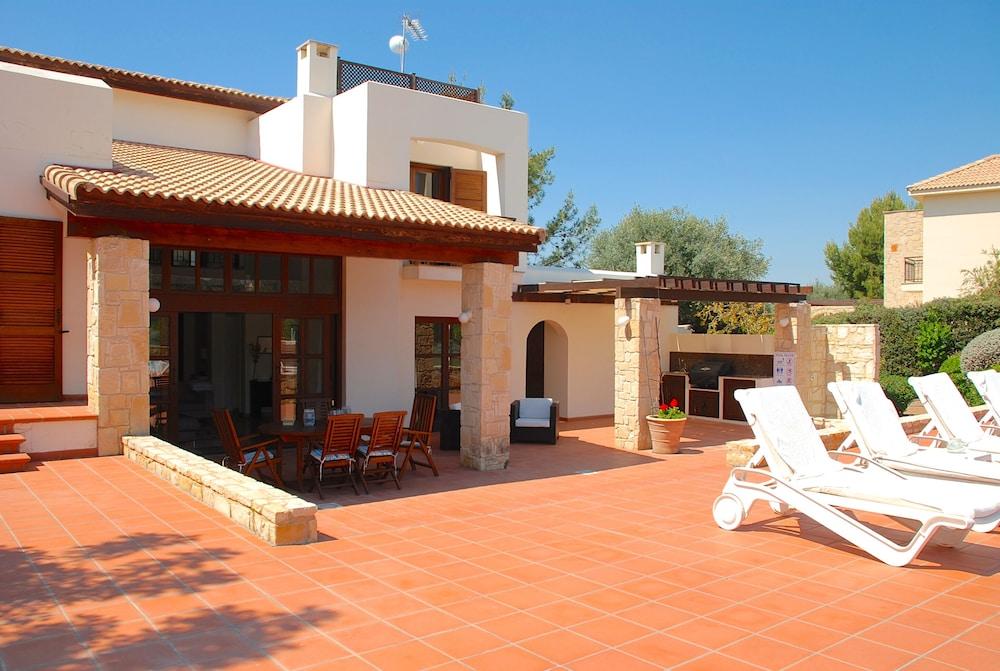 3 BR Villa Limni