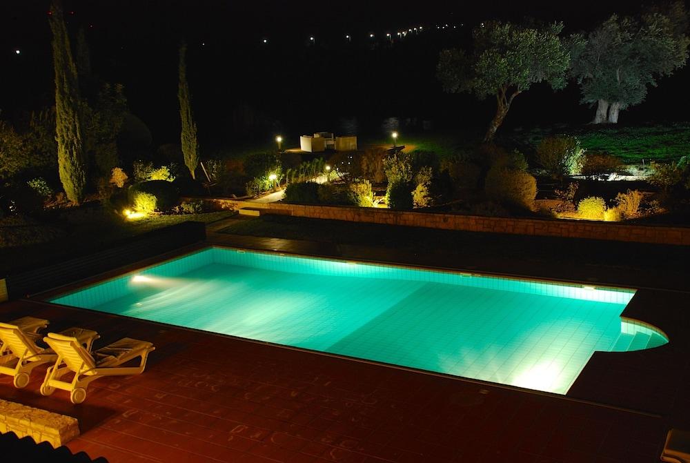 3 BR Villa Limni